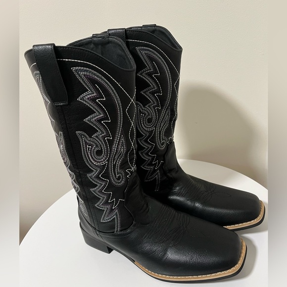 Old West Black Mens All Leather Stitch

Narrow Round Toe Cowboy Boots size 8 - Picture 3 of 6